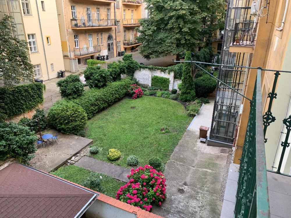 Prague Hotel Apartments Экстерьер фото